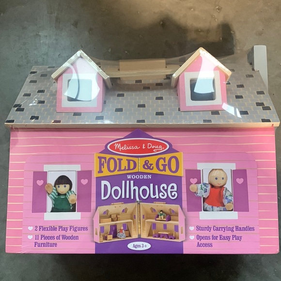 Melissa & Doug Fold and Go Wooden Dollhouse with 2 Dolls and Wooden Furniture